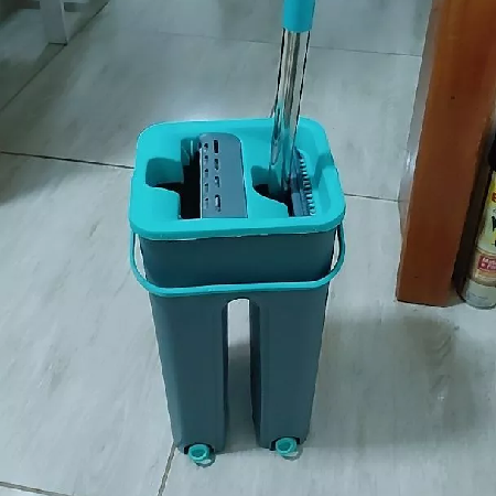 Esse MOP FLAT vai fazer você querer limpar a casa toda 🧼 thumbnail