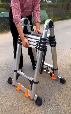 Escada telescópia dupla multifuncional 🪜 thumbnail