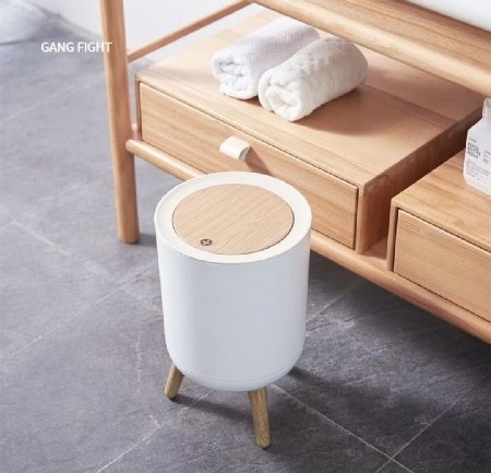 Lixeira com Pés de madeira moderna 🤌🏻 thumbnail