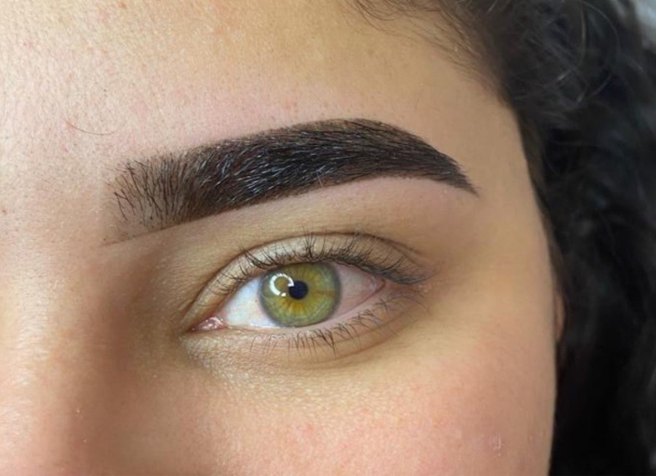 Design de Sobrancelhas c/ Henna thumbnail