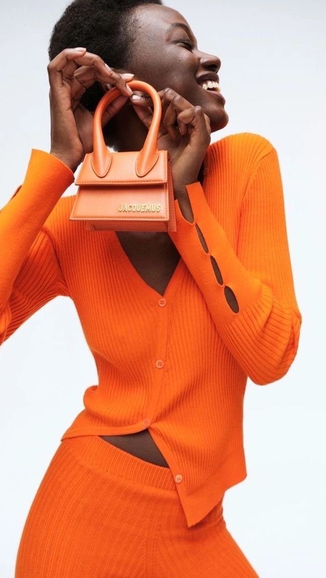 BAGS JACQUEMUS: FROM DIFFERENT SIZES TO DIFFERENT STYLES😍 

Сумки відомого французького дома JACQUEMUS безпрецедентно на