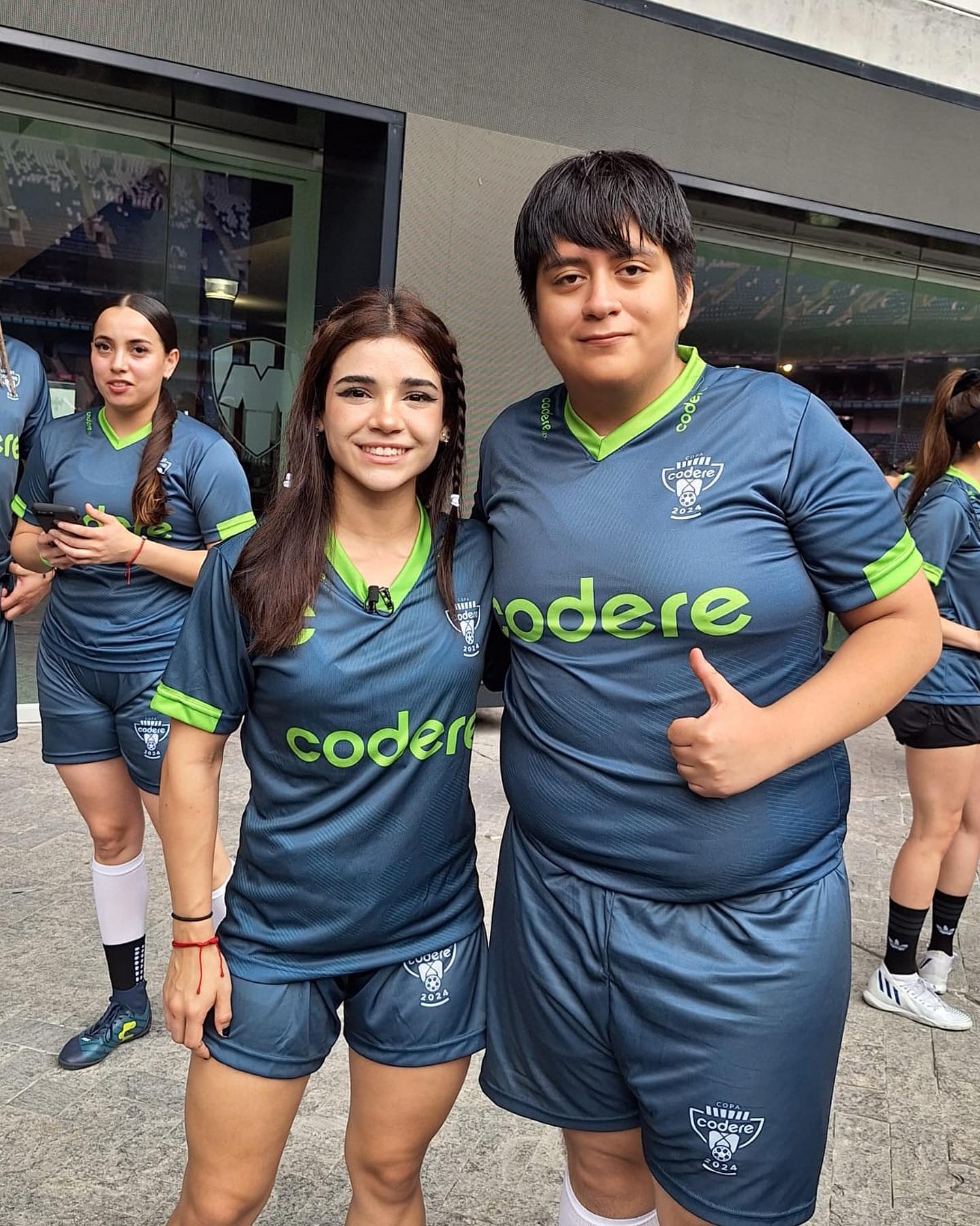 Alana está ahora en el estadio BBVA para la #CopaCodere ⚽️ #alanafloresf #alanalarana #alana #estadiobbva