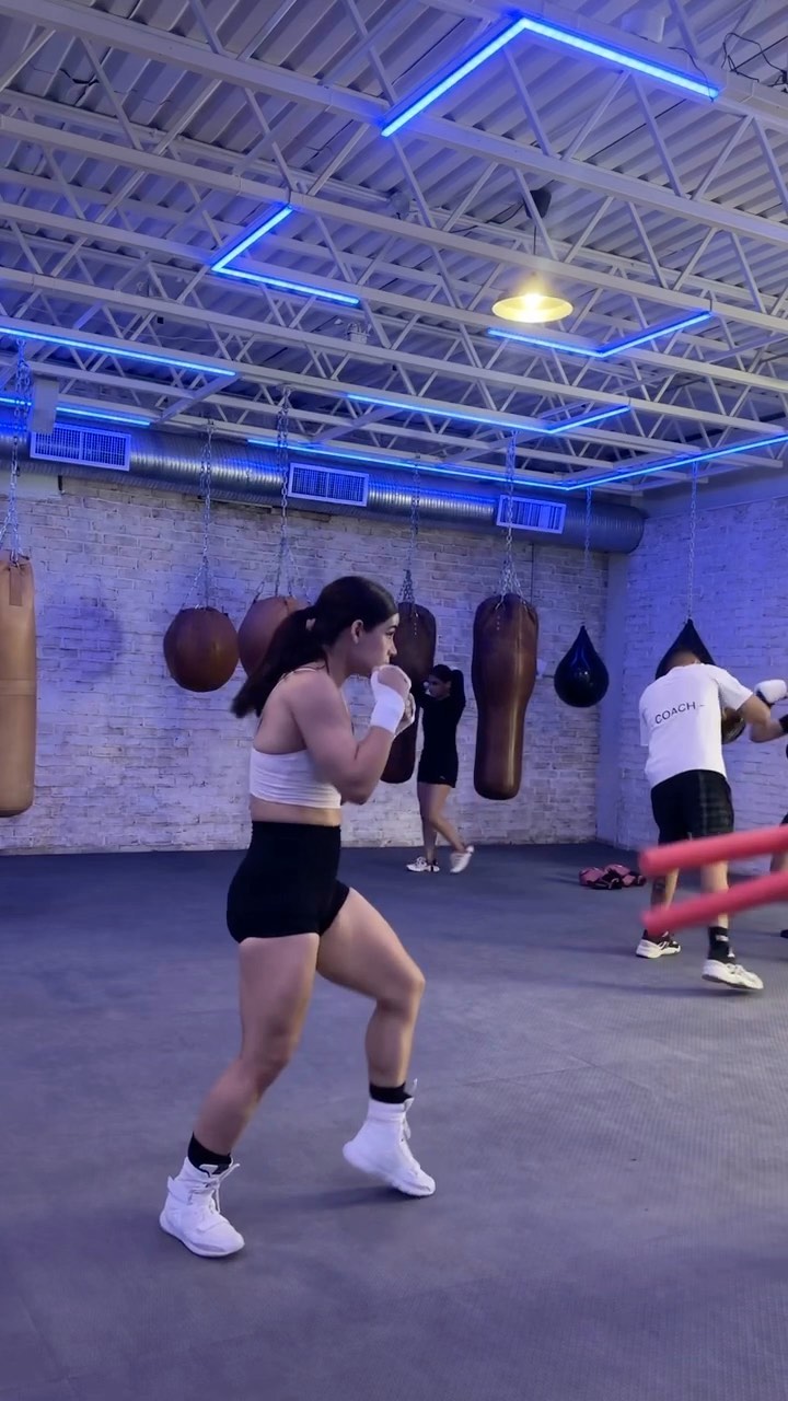 Recopilación del entrenamiento de Alana de ayer via TikTok #alanafloresf #alanalarana #alana #reel