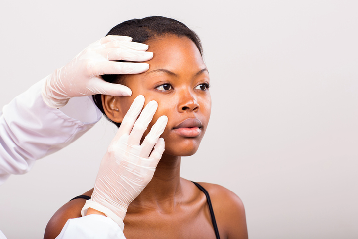 HelloBeautiful | 6 Things To Know Before Getting A Chemical Peel According To Esthetician Essence Moore thumbnail