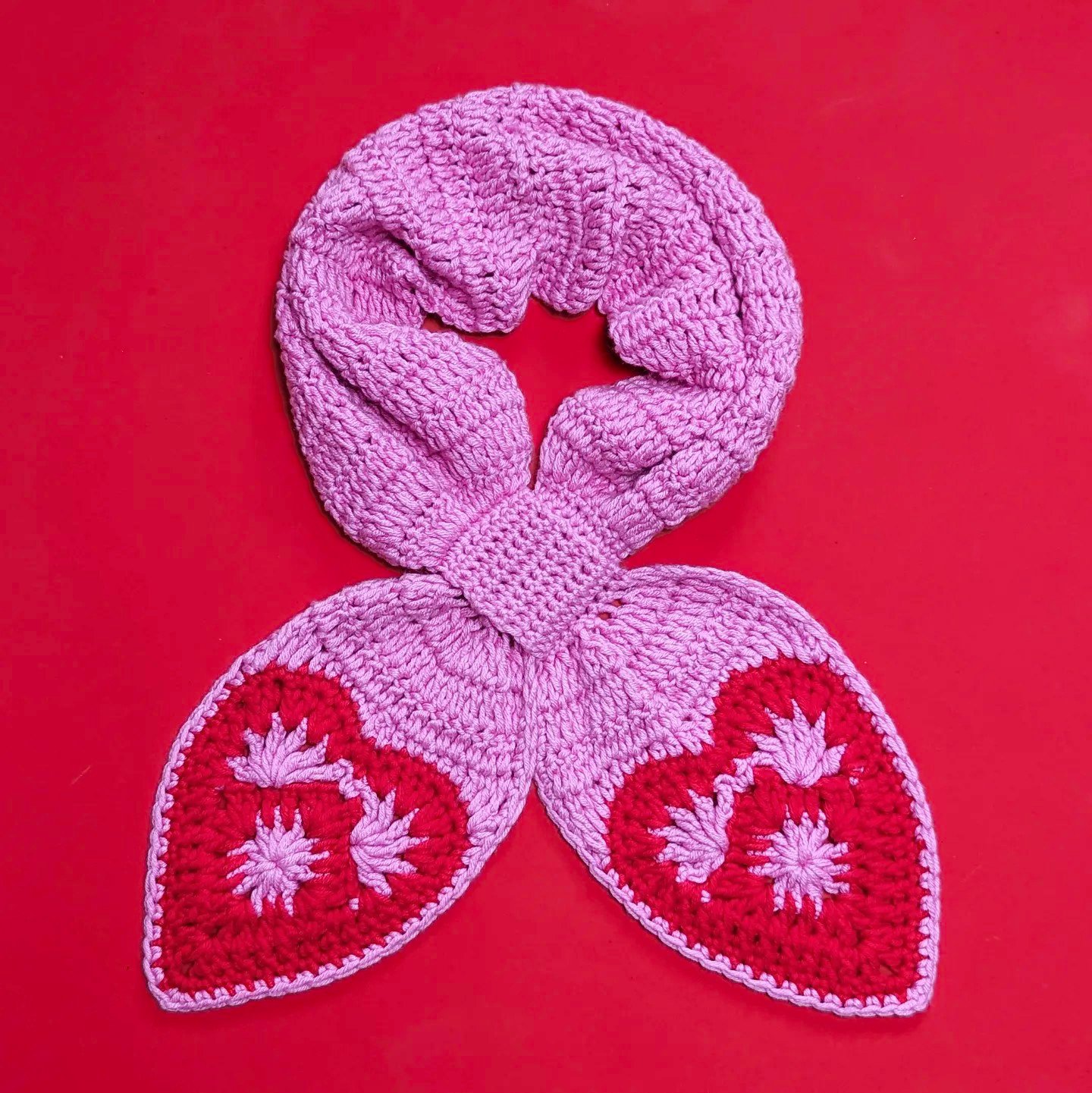 HEARTSTOPPER SCARF PATTERN  thumbnail