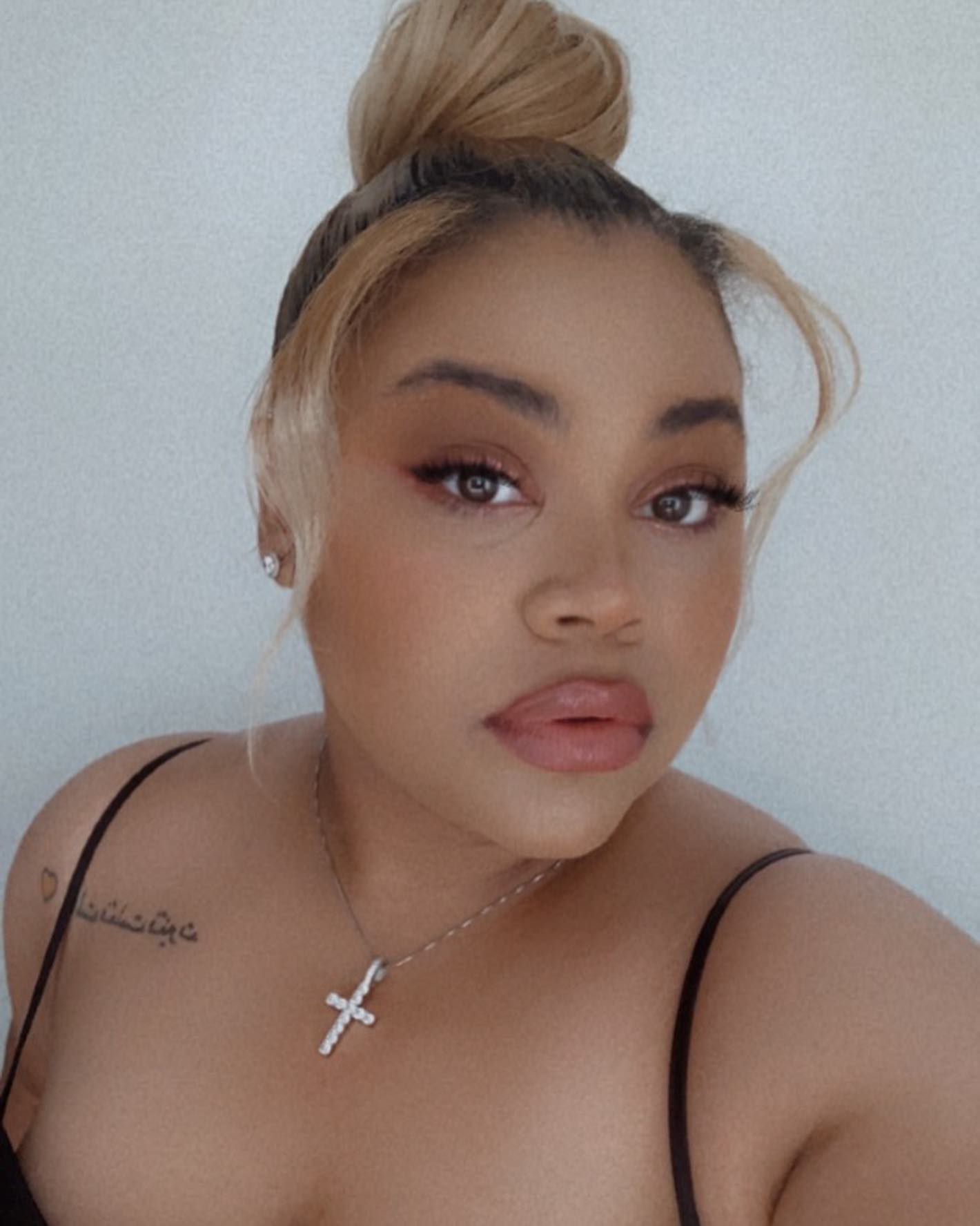 Baby girl got finesse, Caribbean flex 🤍