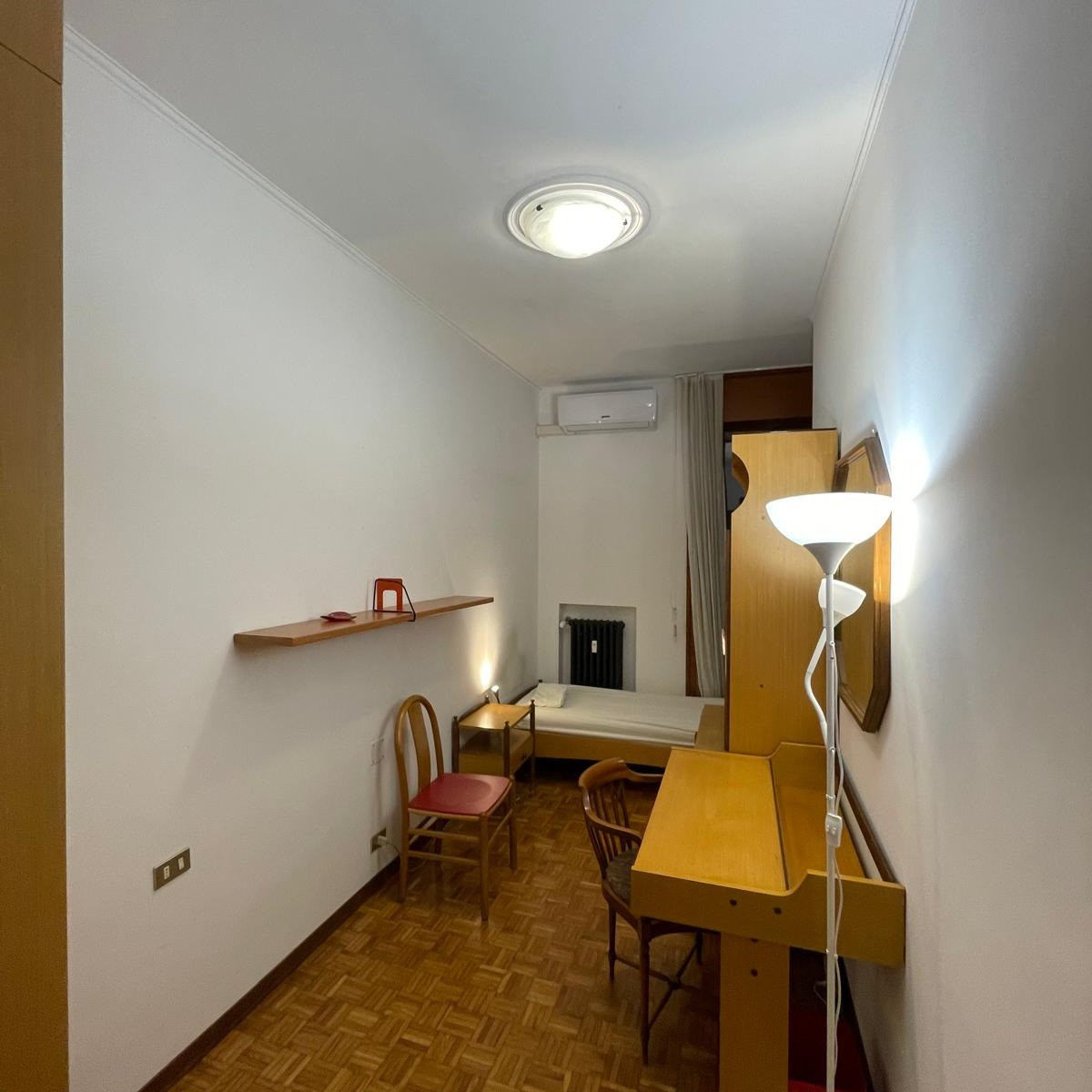 STANZA IN AFFITTO A MILANO – LIBERA DA GIUGNO 🚨 📍 Viale Suzzani 2 (zona Istria M5) 💶 €690/mese TUTTO incluso thumbnail