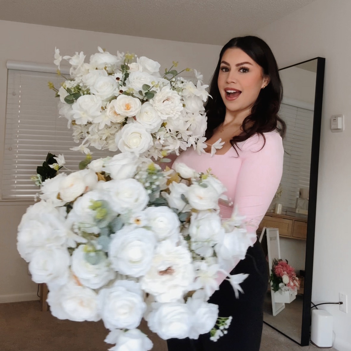 Wedding Flower Arrangements thumbnail