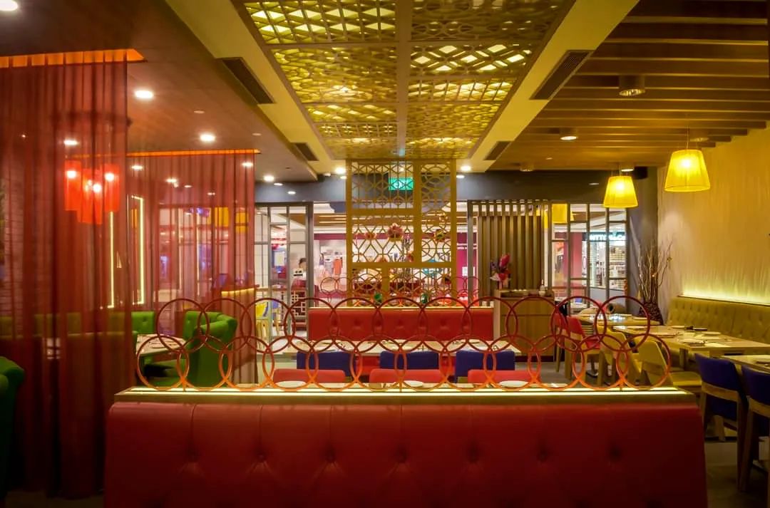 This was a restaurant at IMM. No longer there but I was fascinated by its decor. As you can see in this image, the desig