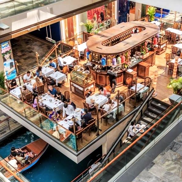 My best photo art work of a restaurant in @marinabaysands which could be potentially an award winning photo. The more yo