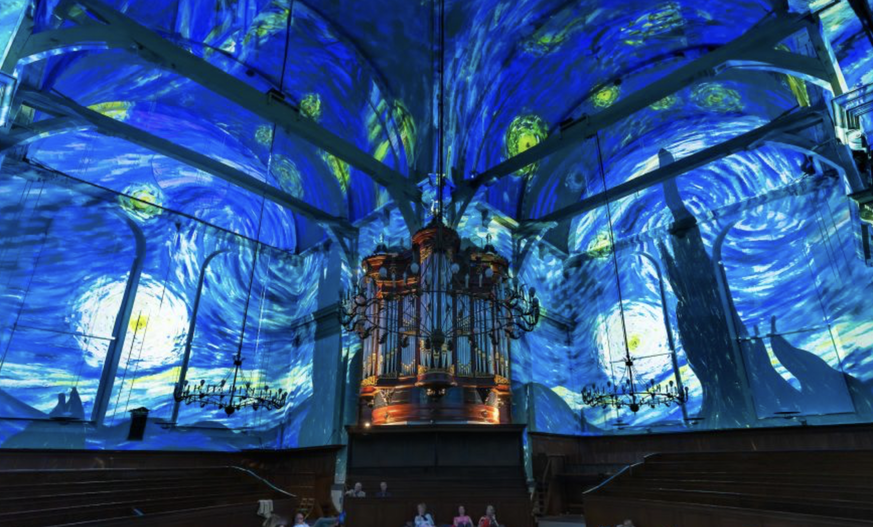 Van Gogh en Rembrandt Immersive Experience at a Church thumbnail