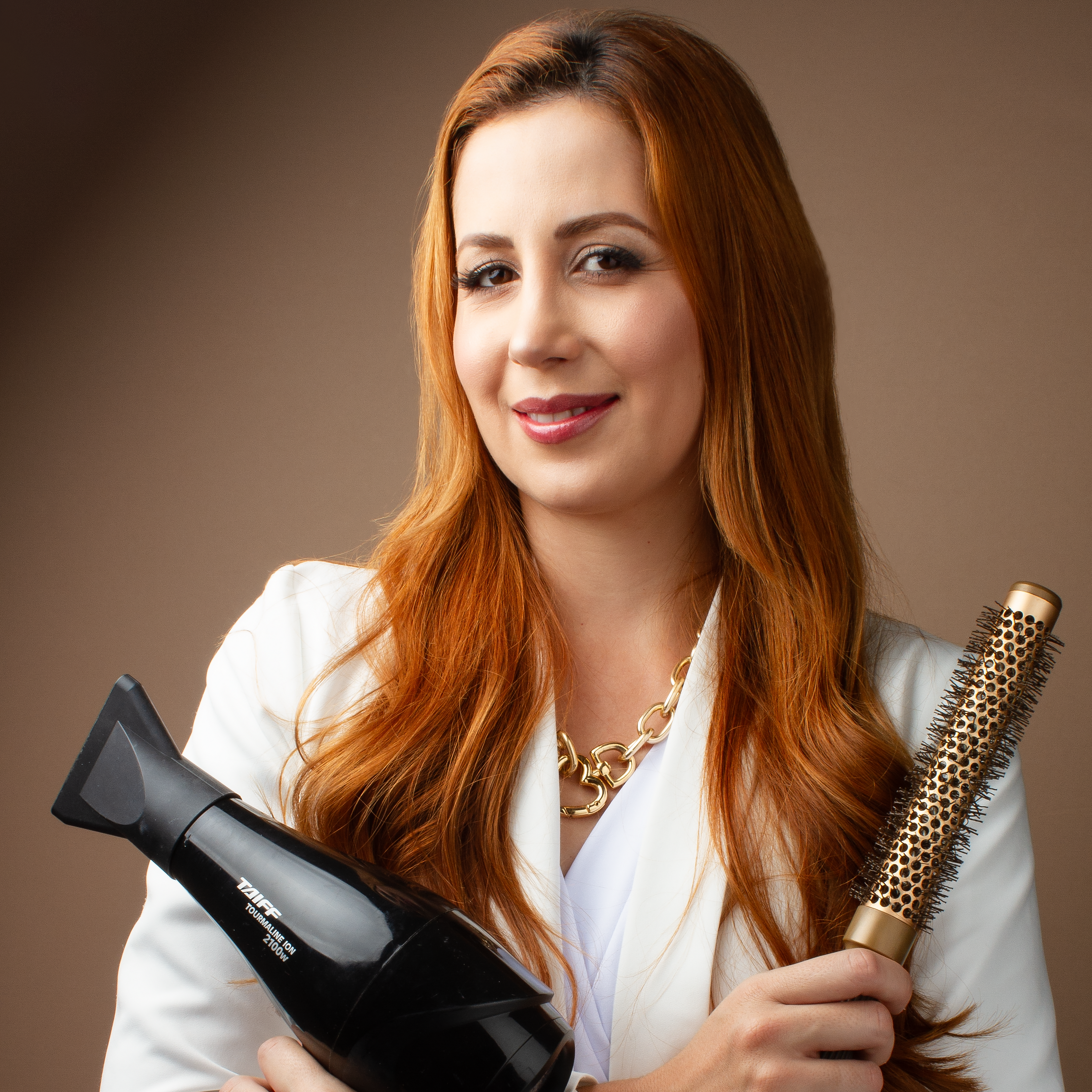 Orçamentos Penteados e maquiagem para noivas, madrinhas, debutantes, formandas, convidadas etc thumbnail