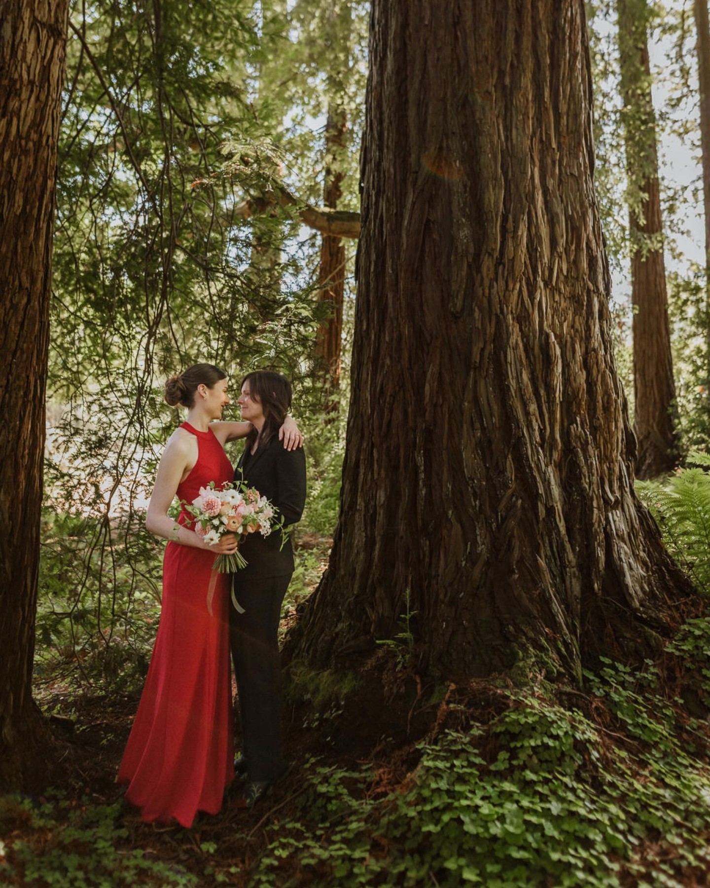 Sharing some teasers from this lovely little East Bay wedding photographed by associate @erinpradophoto featuring E + M 