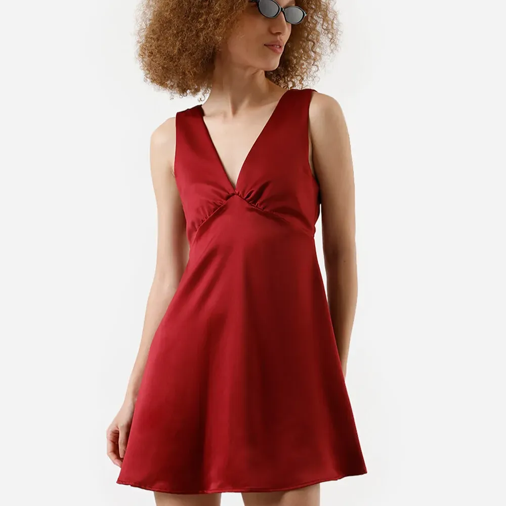 Vestido curto cetim thumbnail