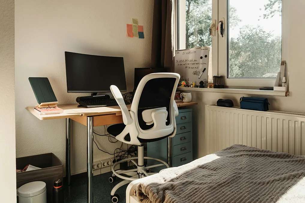 How to spring clean your dorm - Zeale thumbnail