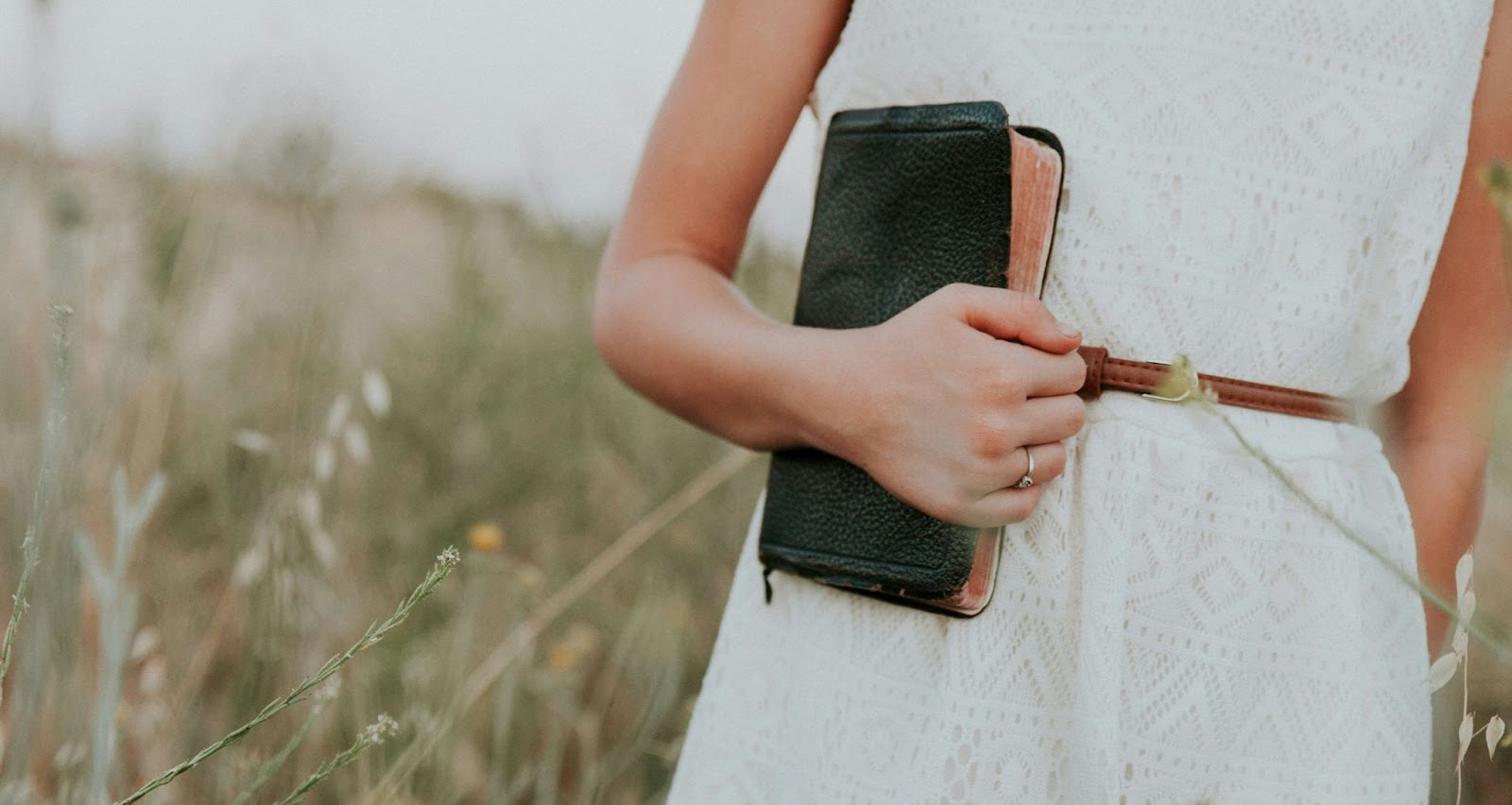 Desk job, daily Mass: 7 must-haves for single Catholic women thumbnail