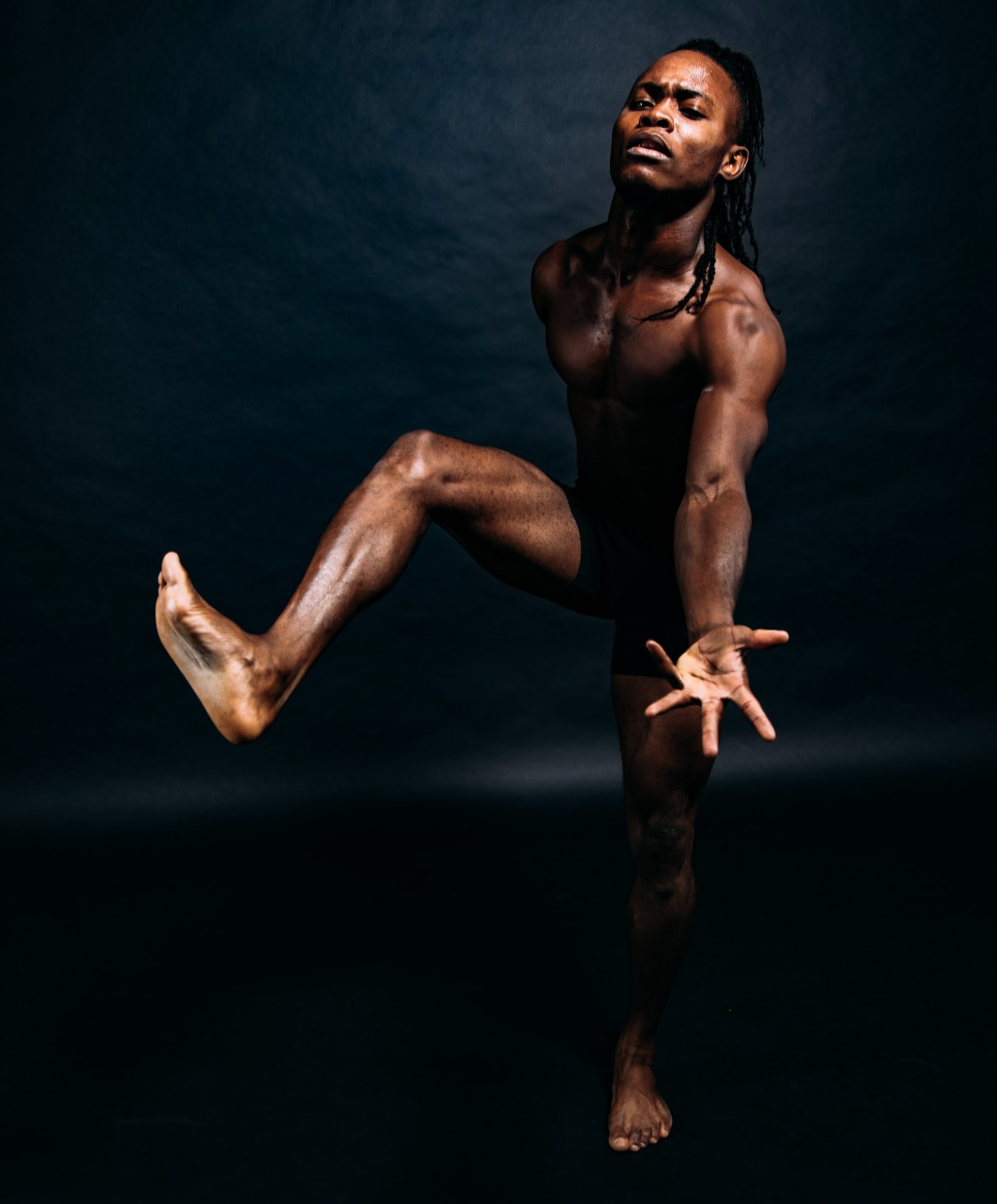 TRANZISYON: Haitian Folkloric and Modern Choreography w/ Robenson Mathurin thumbnail