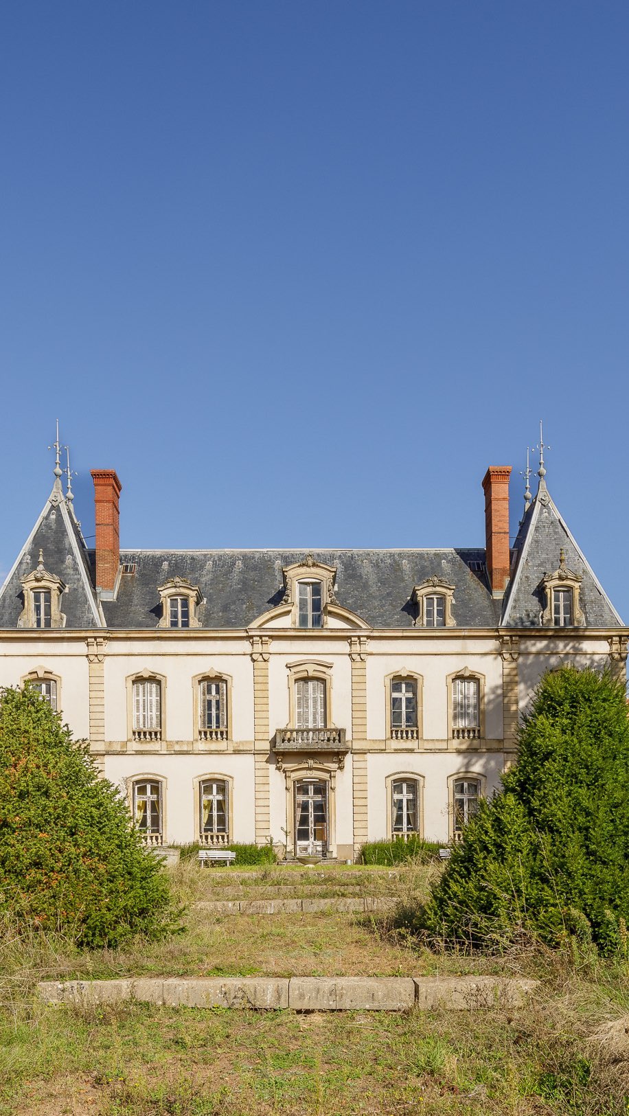 A vendre : un bien exceptionnel à réhabiliter 🏰
Château du XIXeme siècle, proche de Lyon (-de 20min) très bien placé.
Ér