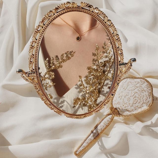 Curso de automaquiagem - Aprenda a se maquiar do zero e conquiste a autonomia para o seu dia a dia. thumbnail