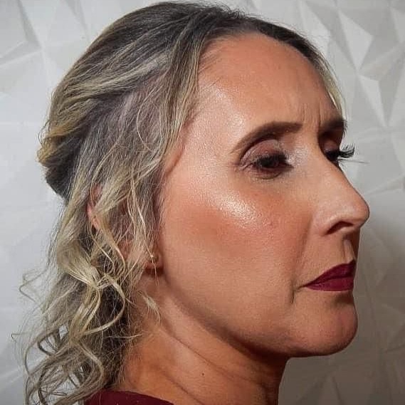 Combo maquiagem e penteado - Produção completa para o seu evento. thumbnail