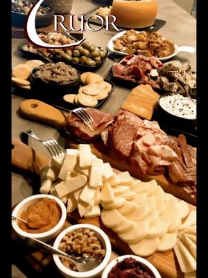 PARTIES/PRIVATE DINING FUNCTIONS, CRUOR is a sharing concept wine bar and diner, set in the quaint main piazza of Naxxar