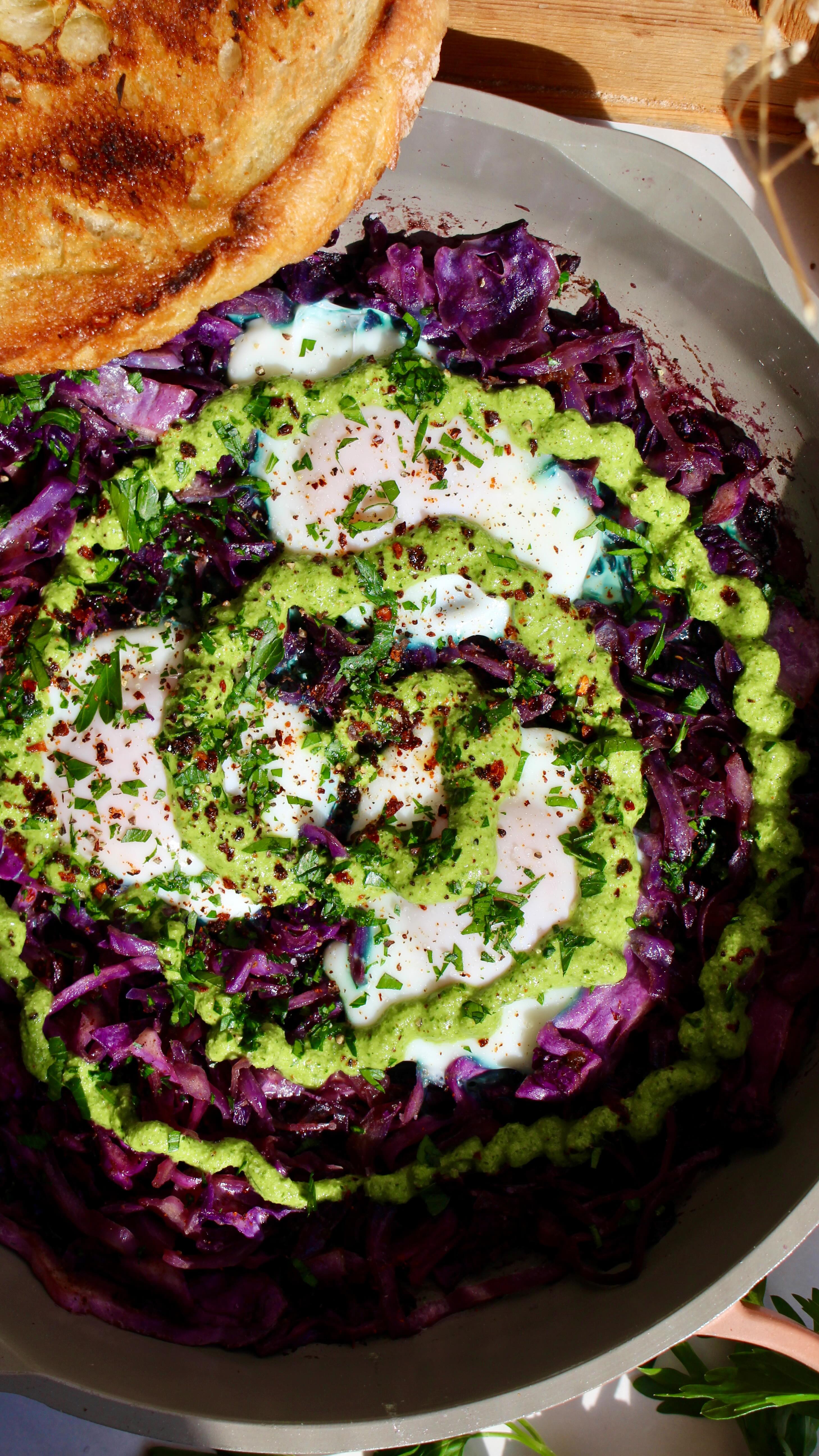 I want y’all to at more cabbage (with eggs), your wallet will thank you. Here’s how <3 (RECIPE BELOW ⬇️)

Every march, I