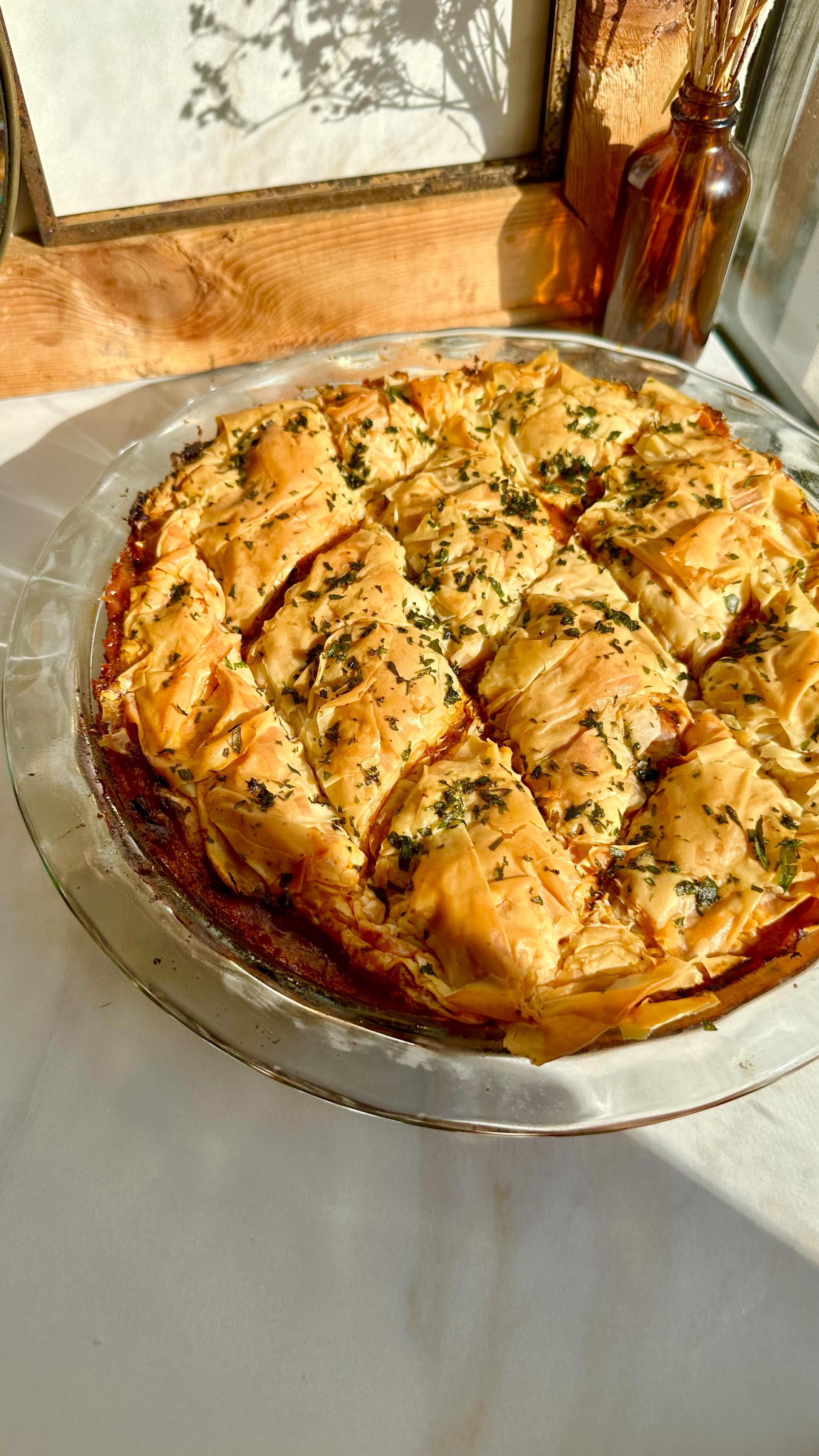 🇲🇦🫘Loubia: Moroccan White Beans) and pot pie had a baby, and you should say hi! (recipe below) 

These white beans are s