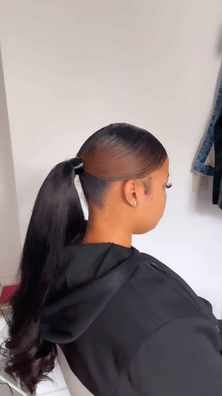 Super in love with this barbie ponytail for her birthday😍