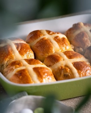 HOT CROSS BUNS  thumbnail