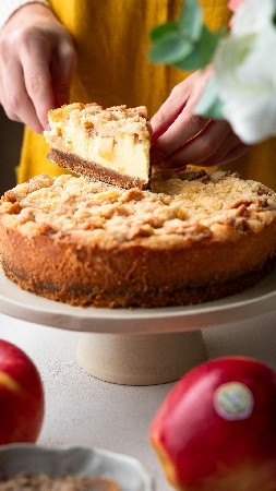 APPLE CRUMBLE CHEESECAKE  thumbnail