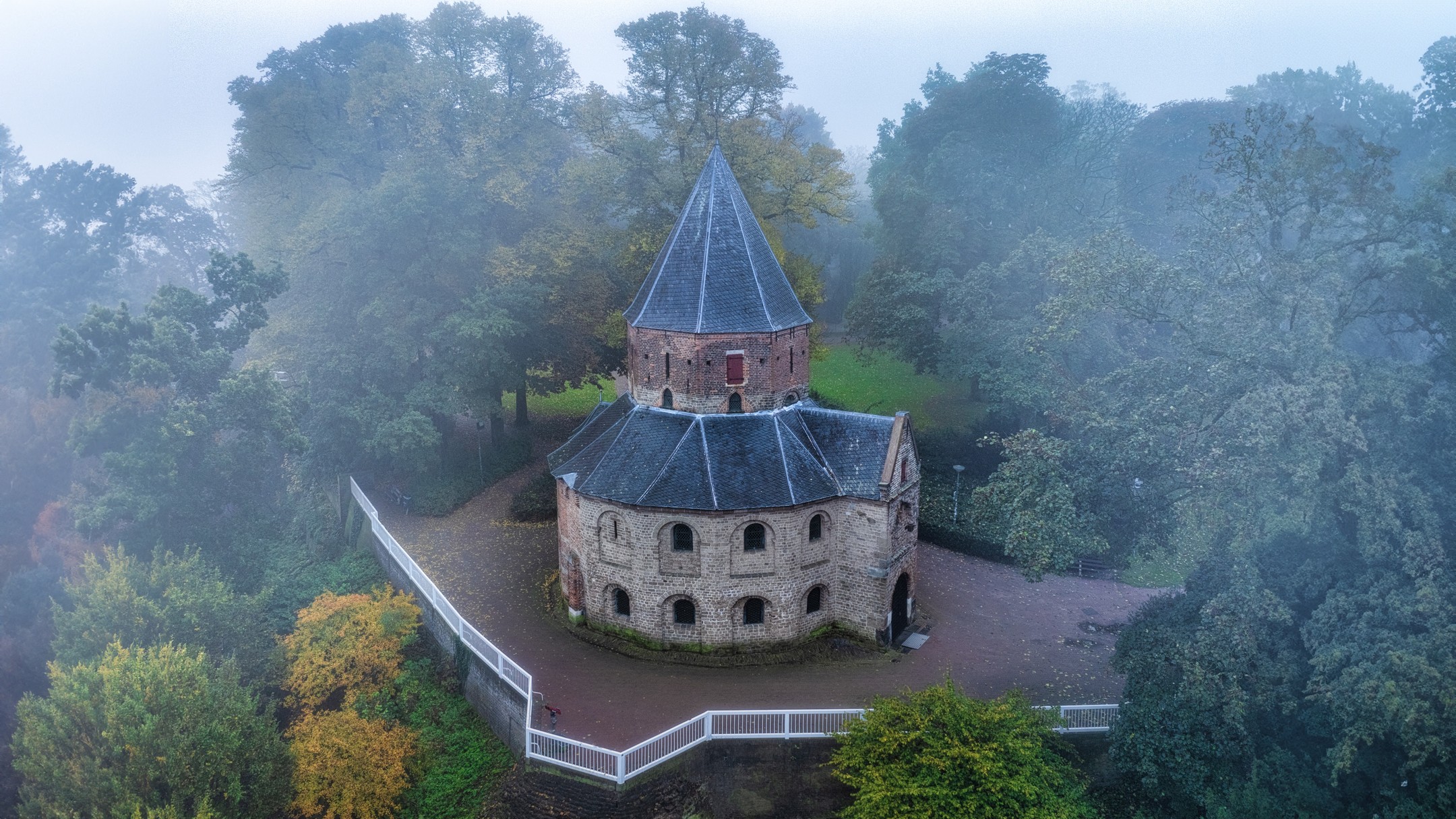 📌 Locatie: Sint-Nicolaaskapel 
📍 Plaats: Nijmegen 
✅ Dronefotografie | Film: Paul Beckers
📂 Fotonummer: 1456

#regioarnh