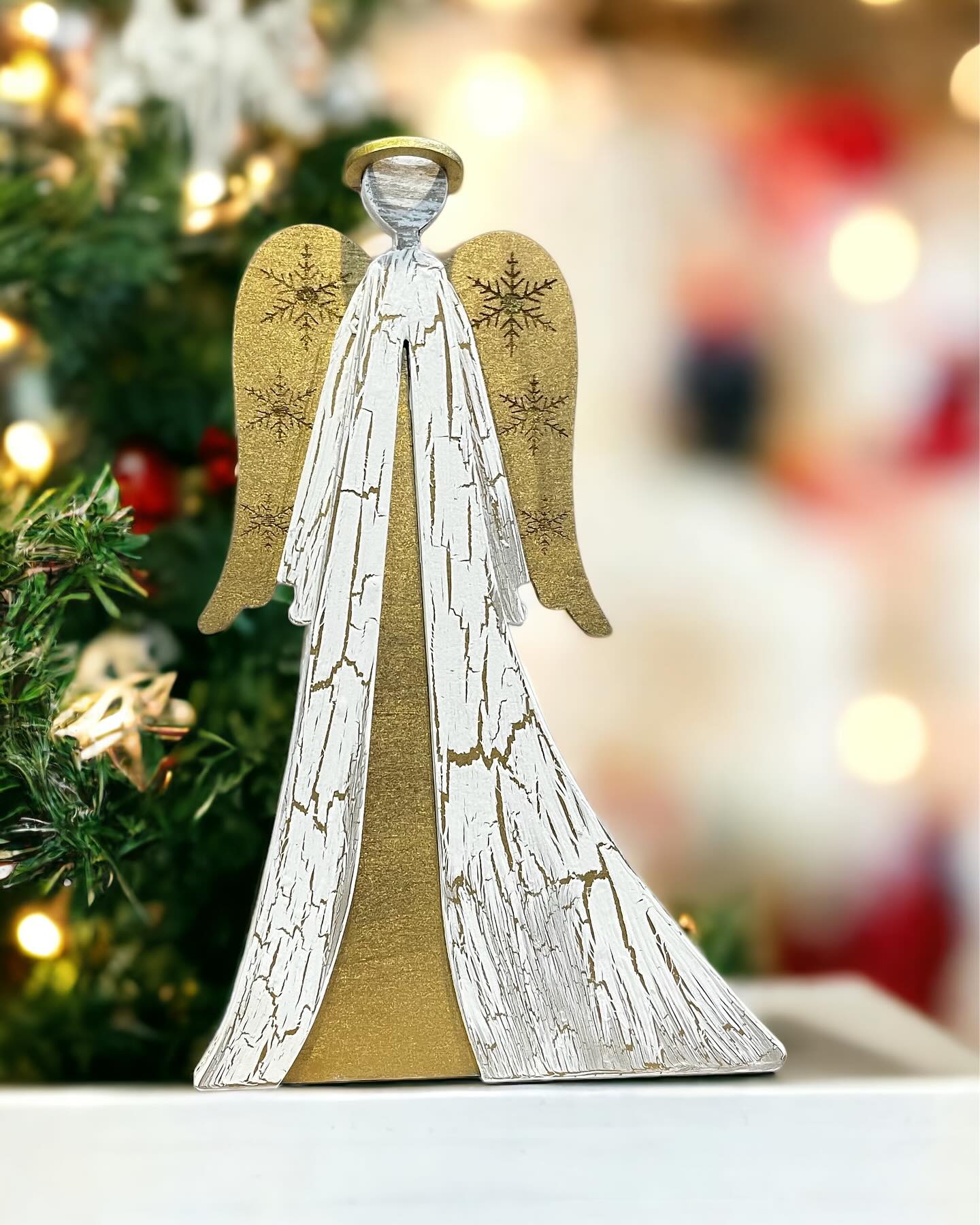 Our Beautiful Christmas Angel ~ This is definitely a favorite of ours! 😇

#treblemarket #christmsangel #holidaydecor #wo