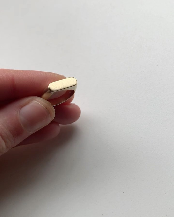 Pill Signet Ring in solid Fairtrade 9ct yellow gold 💊 .
.
I’m yet to announce my ordering cut-off dates for 2023 (🫣) but