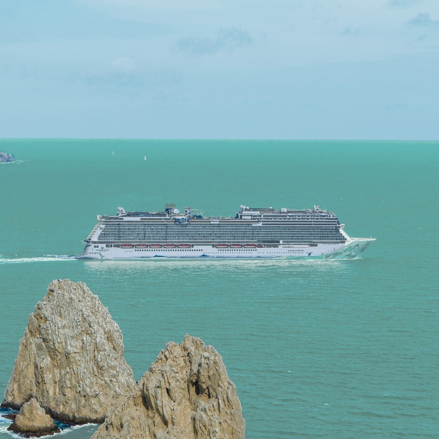 NCL - HOT CRUISE DEALS FOR LAST MINUTE SAILINGS thumbnail