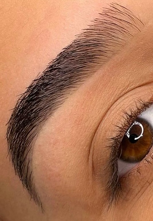 [DESIGN DE SOBRANCELHAS] Realce ainda mais o seu olhar, com design de sobrancelhas personalizado! thumbnail