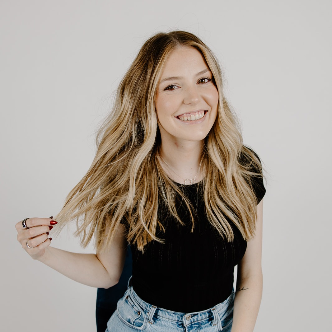 PAYTON HUTLEY | EXTENSIONS & BLONDING thumbnail