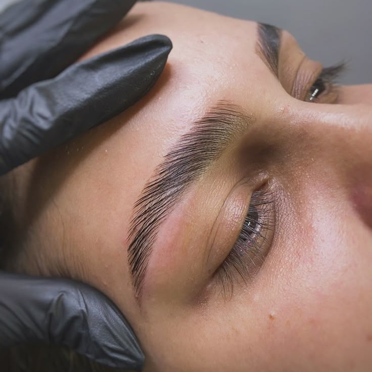 Brow lamination thumbnail