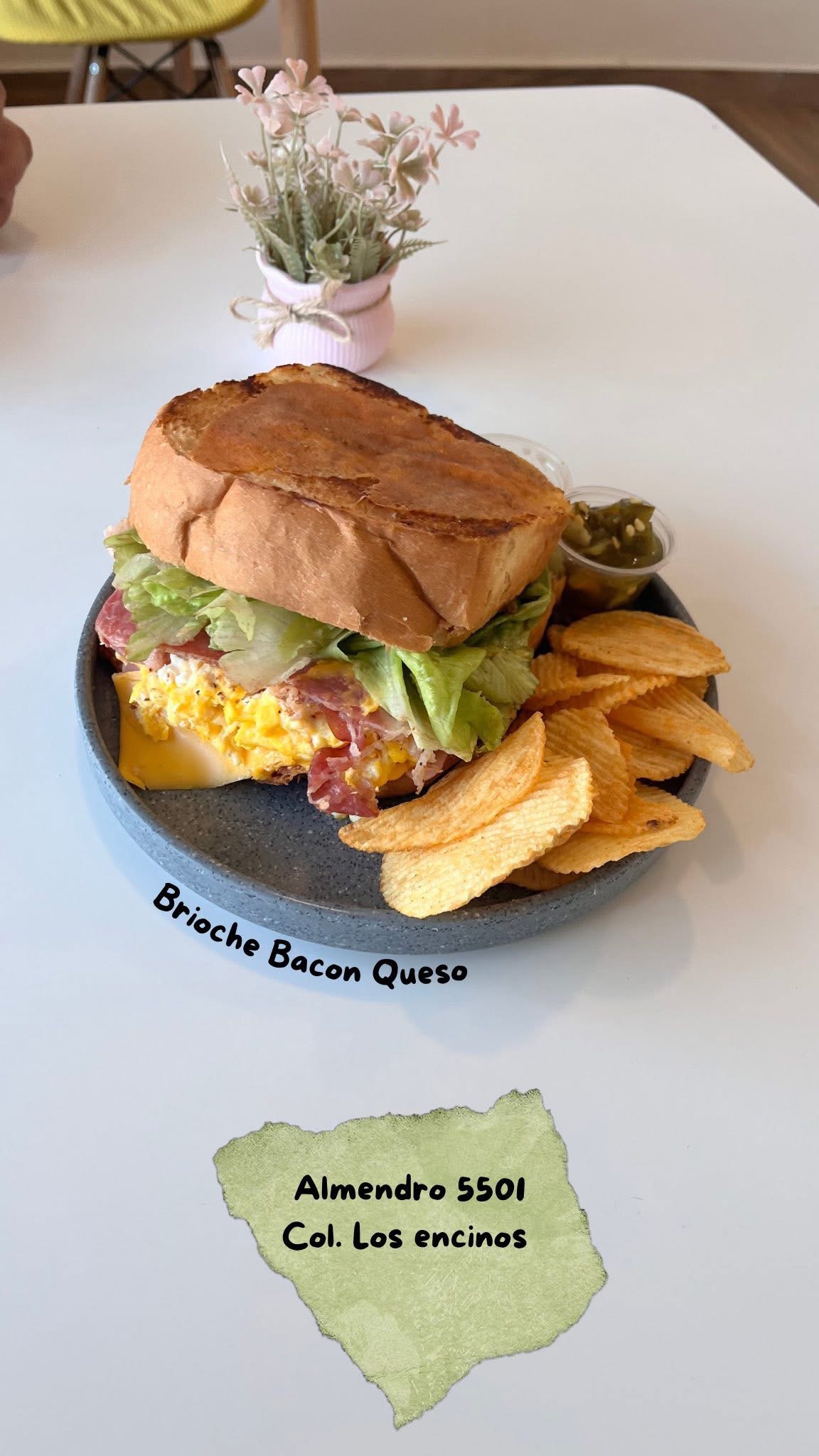 Brioche Bacon  queso🧀  thumbnail