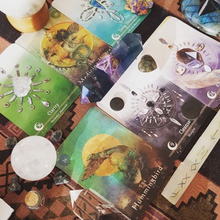 Tarot, Runas y Oráculos thumbnail