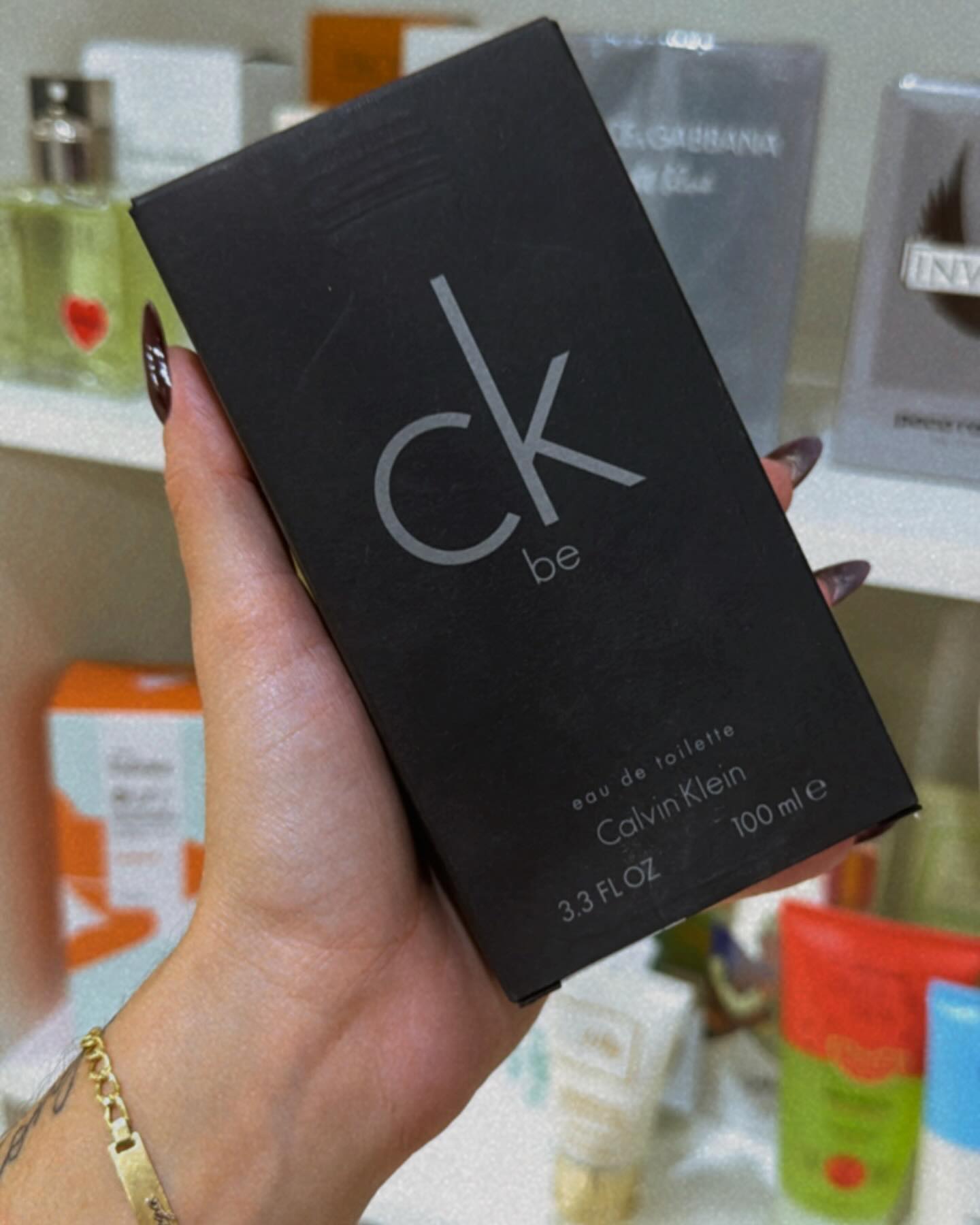 O perfume CK Be foi criado com um propósito: "Seja você mesmo. Seja ousado". Original e diferente, CK Be é uma fragrânci