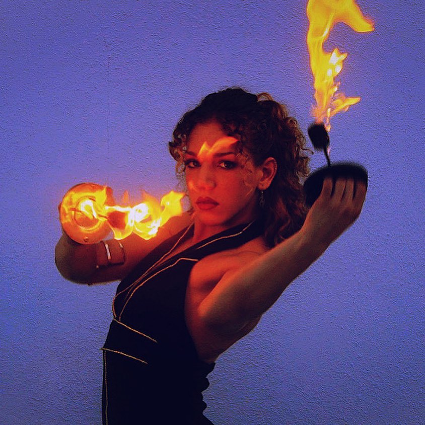 Eyes of desire, 
soul full of fire.

-The Girl on Fire🔥

💥”Sparking the light into the night.”💥

🔥Flames of Passion Ente
