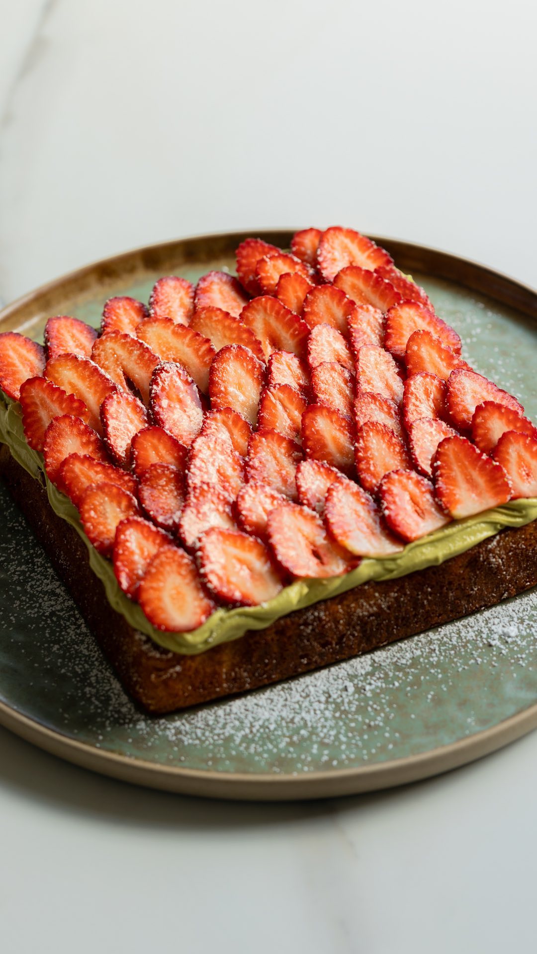 NEW RECIPE 🍰 STRAWBERRY & VANILLA, MATCHA CREAM CAKE ✨ i just posted this one over on my website - it brings together th