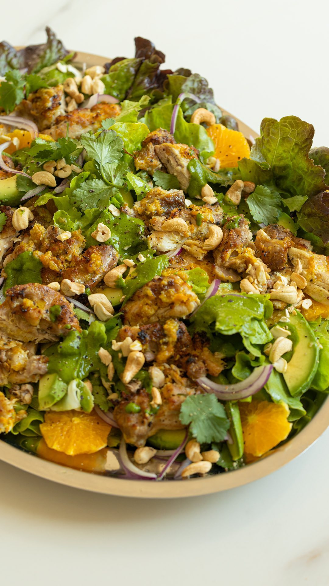 you need to SAVE this recipe for later 😍 it’s a fresh, vibrant, and flavourful salad that hits all the right notes—sweet