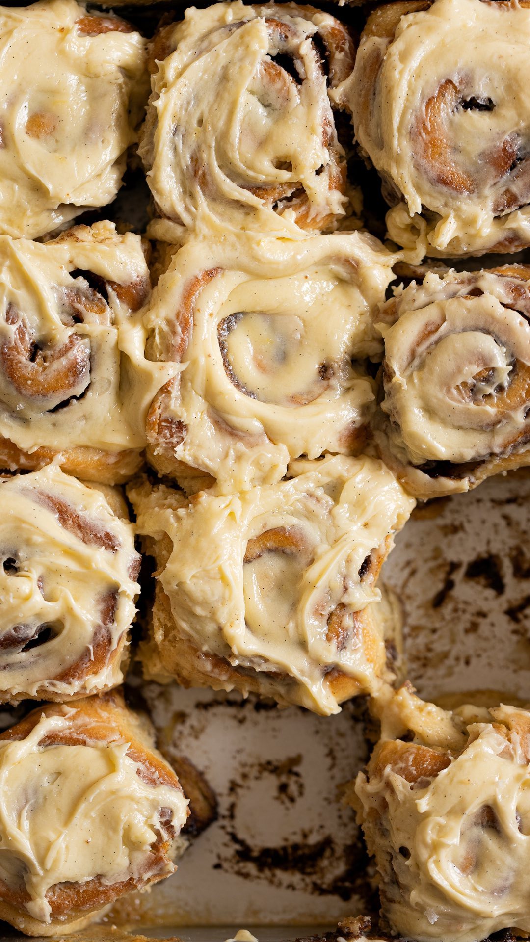 you just have to SAVE THESE ✨😍 cinnamon, cardamom, and vanilla scrolls, topped with a creamy vanilla cream cheese frosti