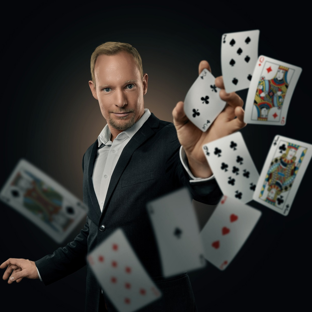 Felix Gauger Magician thumbnail