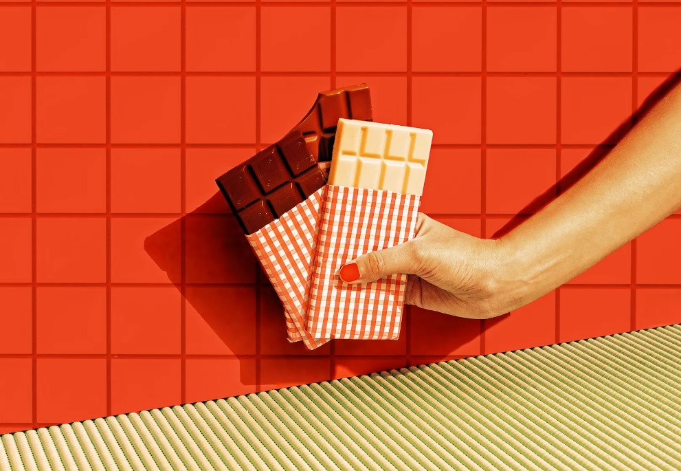 Binge-Eating: "Die Patienten lernen einen Schokoriegel anzusehen, ohne ihn zu essen" (ZEIT ONLINE Interview) thumbnail