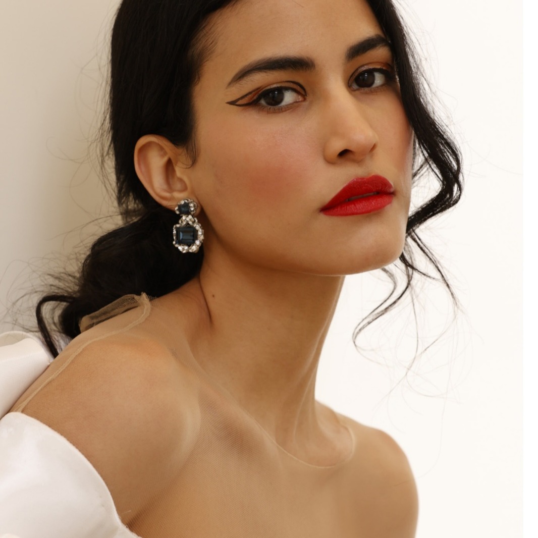 Victoria Stiles Celebrity Hair and Makeup Artist  thumbnail