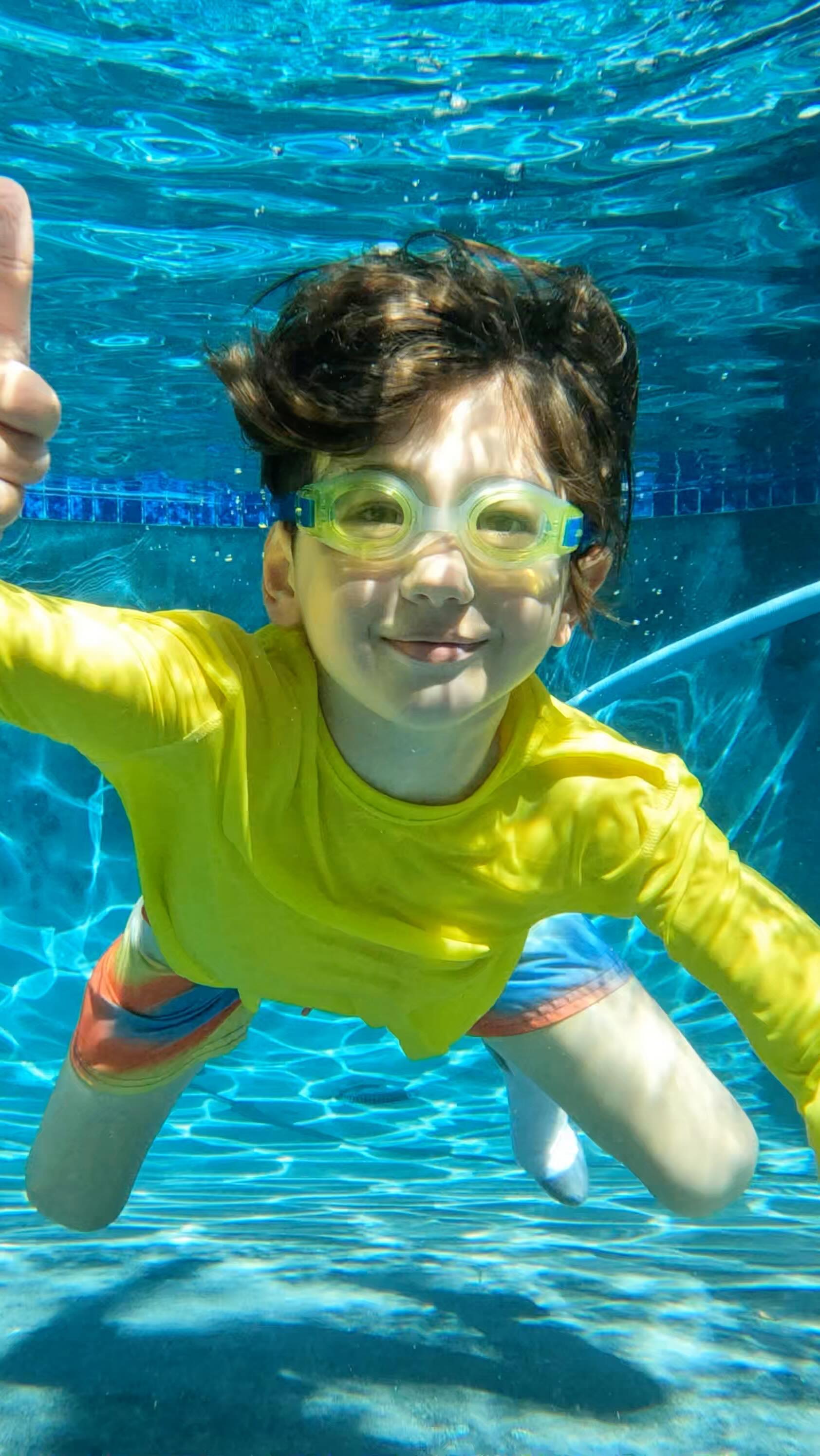 🌟 D E V E L O P M E N T 🌟
Learn to swim week blog series: Today’s topic is how swim lessons can enhance your child’s dev