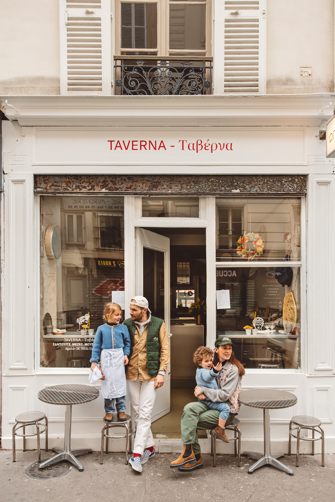 À Paris, la famille derrière Taverna, le resto greco-chypriote dont tout le monde parle thumbnail