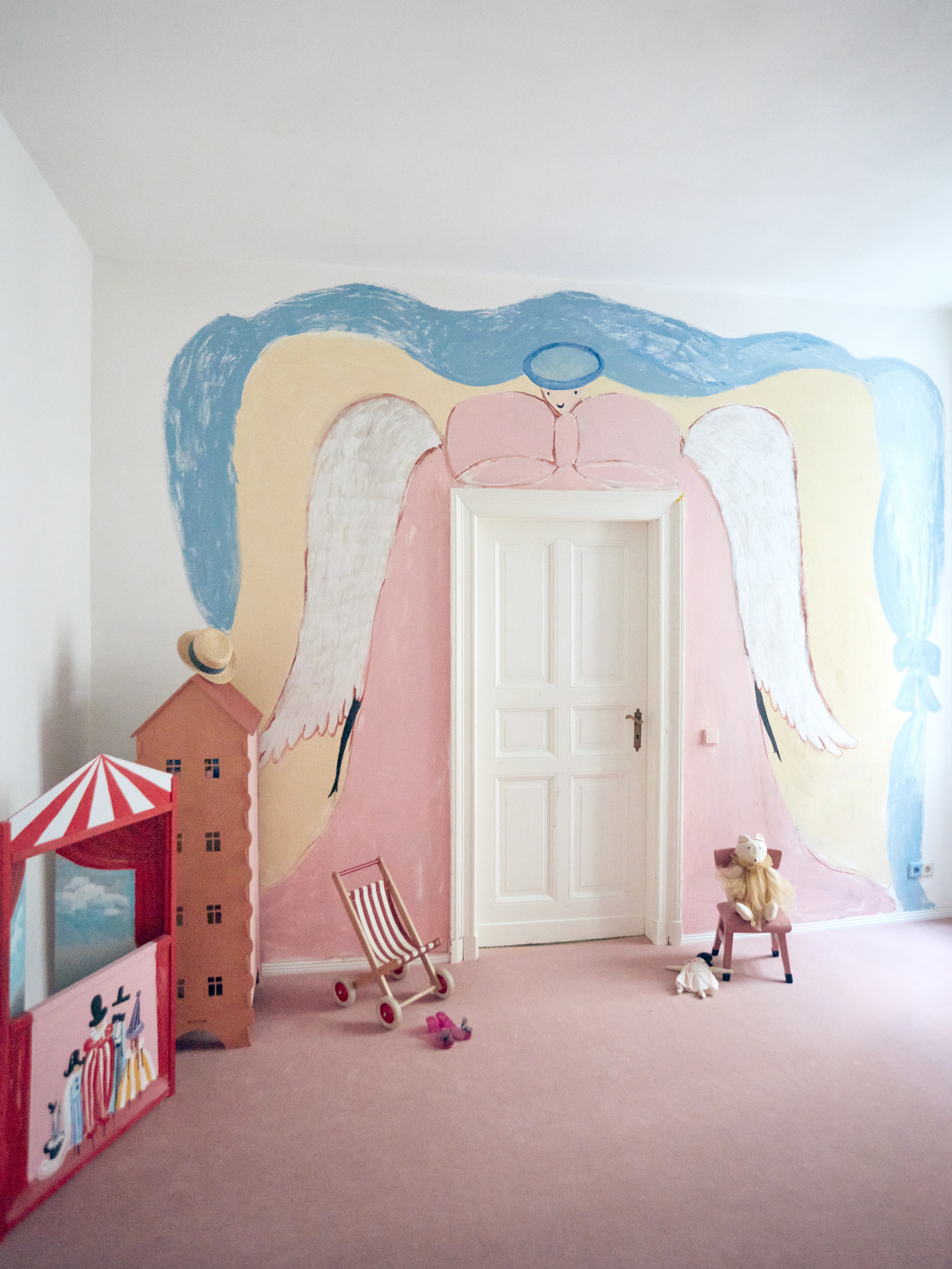 À Berlin, le fantastique appartement de l’artiste Maryam Keyhani et sa famille thumbnail